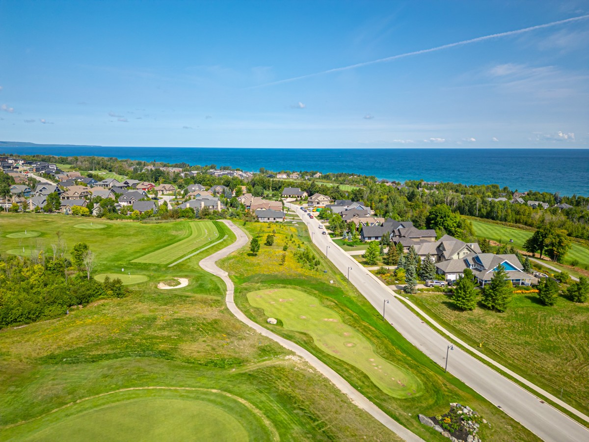 126 West Ridge Drive, Town of the Blue Mountains, Ontario, Canada
