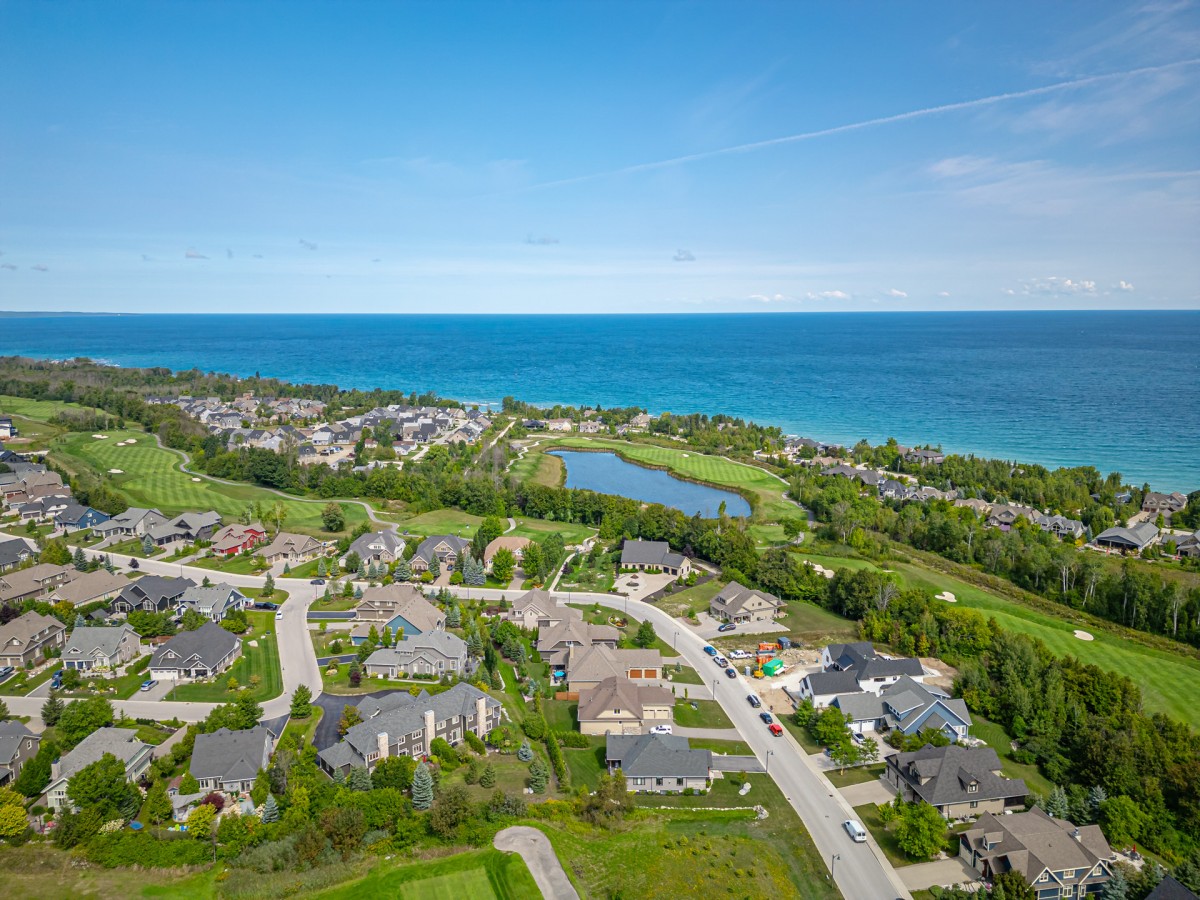 126 West Ridge Drive, Town of the Blue Mountains, Ontario, Canada
