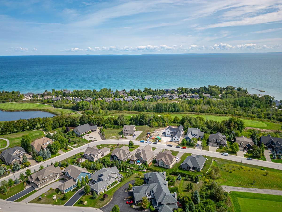 126 West Ridge Drive, Town of the Blue Mountains, Ontario, Canada