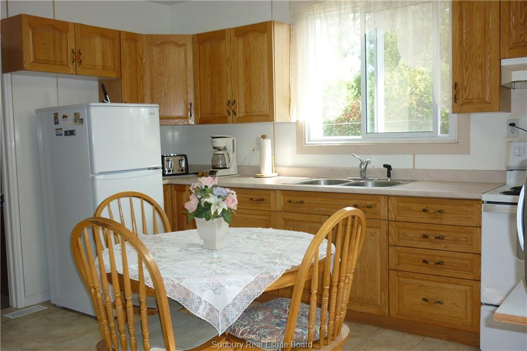 38 Shappert Avenue, Sudbury Ontario, Canada