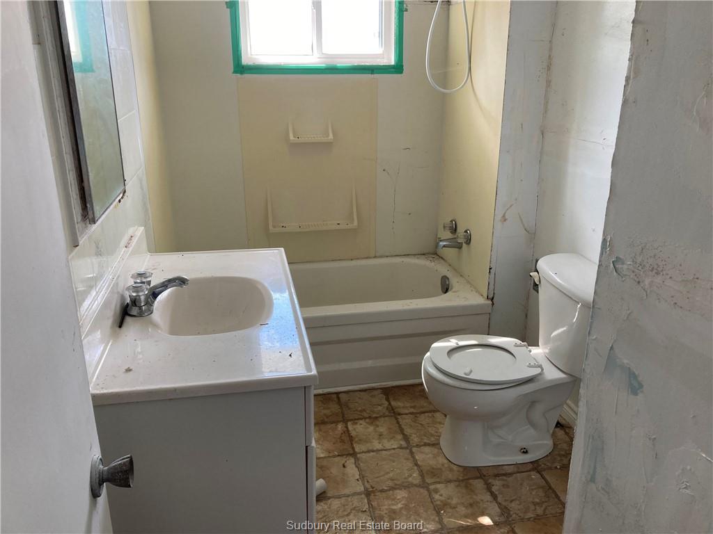 877 Nipissing Road, Warren, Ontario, Canada