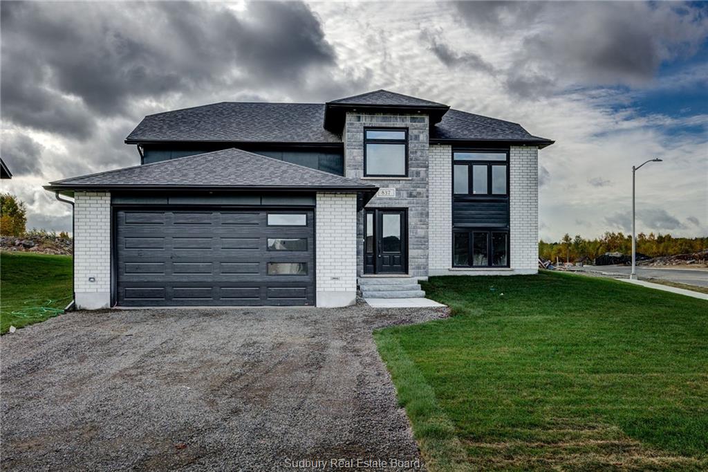 837 moonrock avenue, Sudbury Ontario, Canada