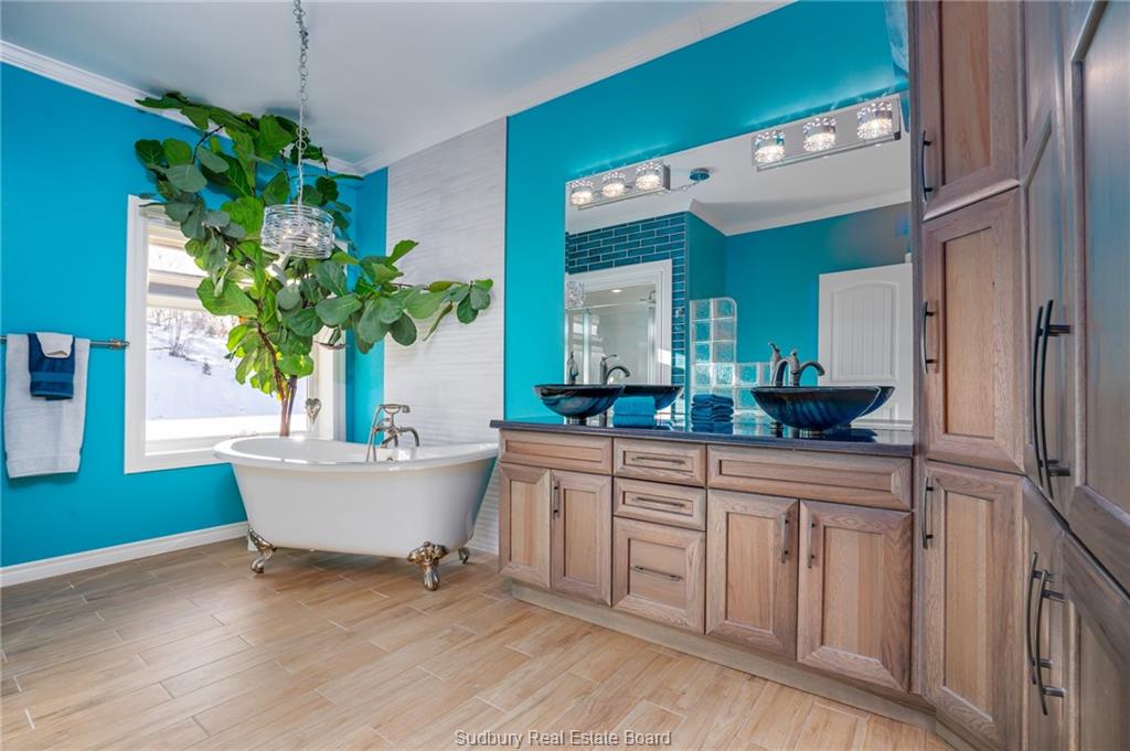 2804 Treeview Road, Sudbury Ontario, Canada