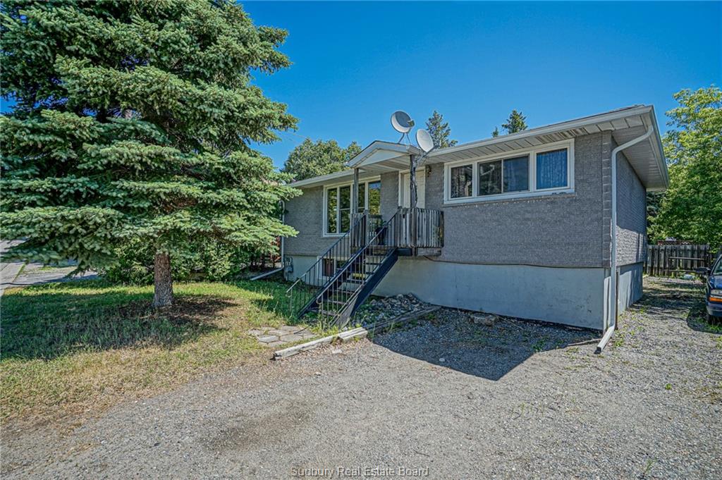 330 Jeanne D'Arc Avenue, Sudbury Ontario, Canada