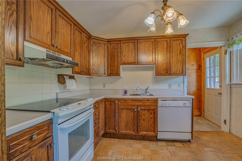 330 Jeanne D'Arc Avenue, Sudbury Ontario, Canada