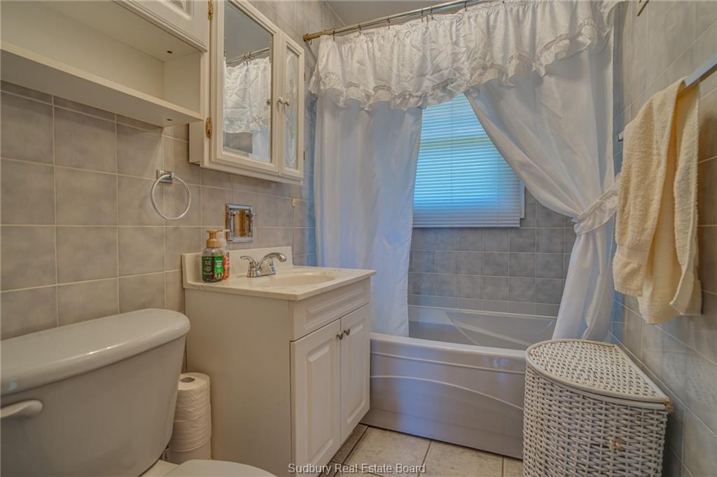 330 Jeanne D'Arc Avenue, Sudbury Ontario, Canada