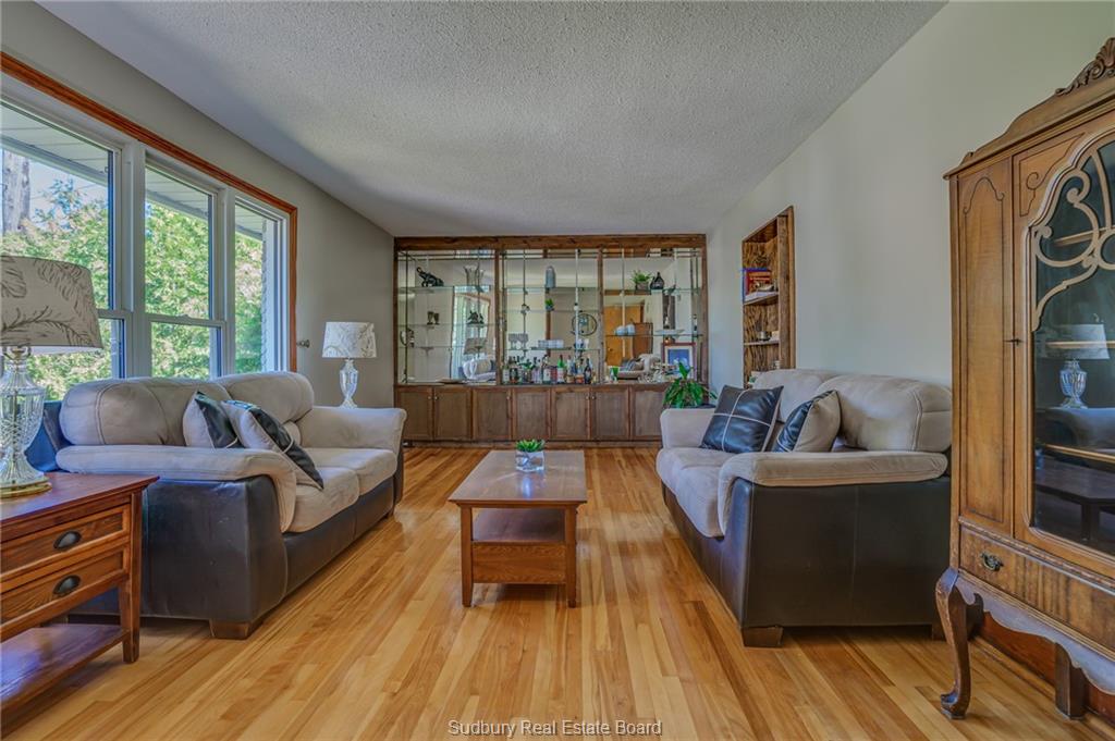 330 Jeanne D'Arc Avenue, Sudbury Ontario, Canada