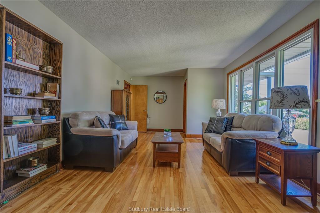 330 Jeanne D'Arc Avenue, Sudbury Ontario, Canada