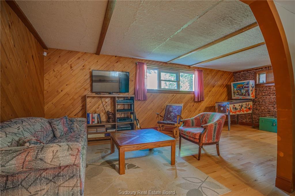 330 Jeanne D'Arc Avenue, Sudbury Ontario, Canada