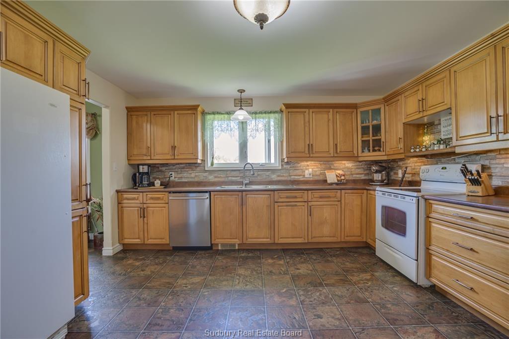 681 Goodwill Drive, Garson Ontario, Canada