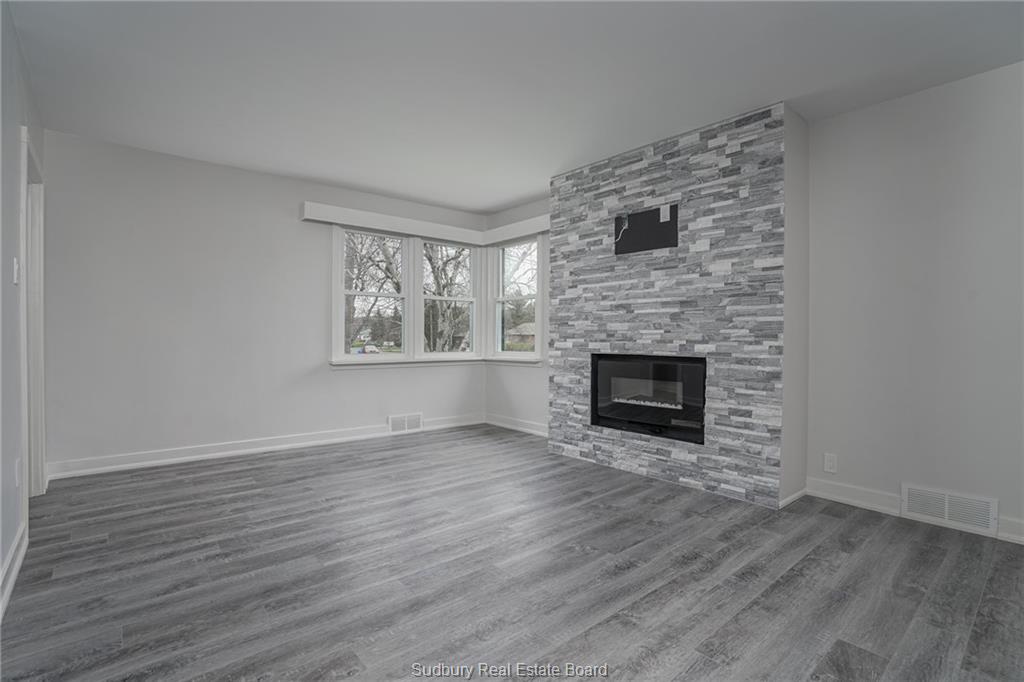1350 Hawthorne Drive, Sudbury, Ontario, Canada