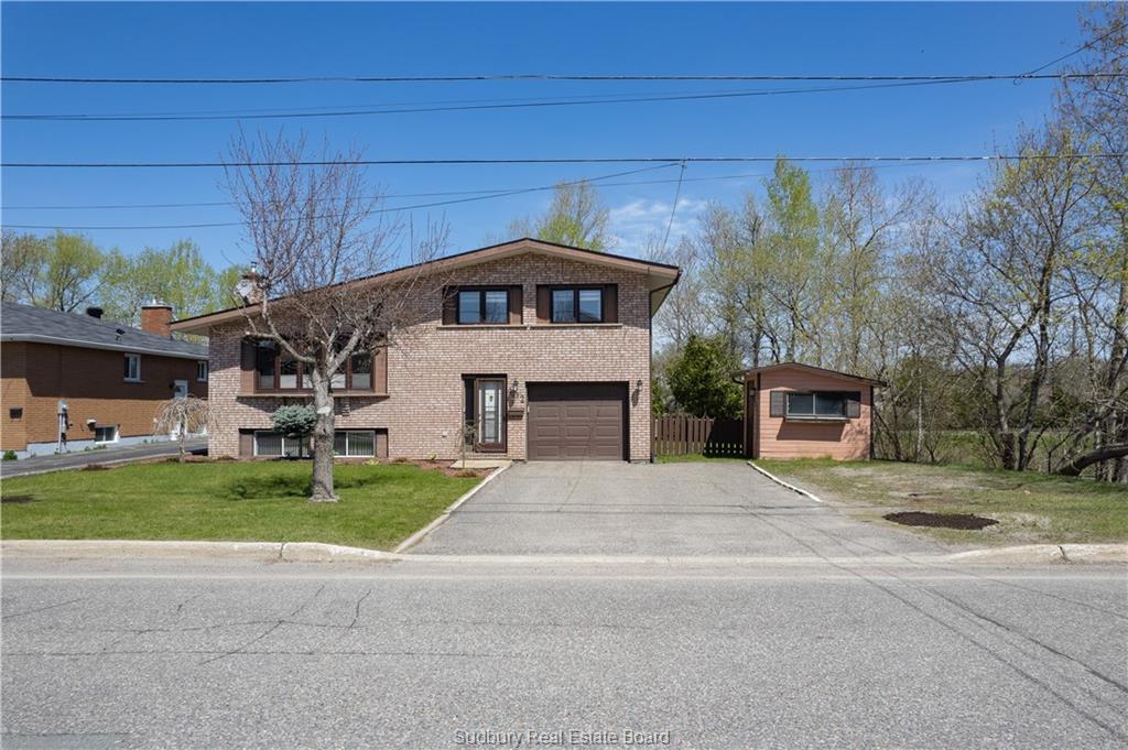402 Mcneill Boulevard, Sudbury Ontario, Canada