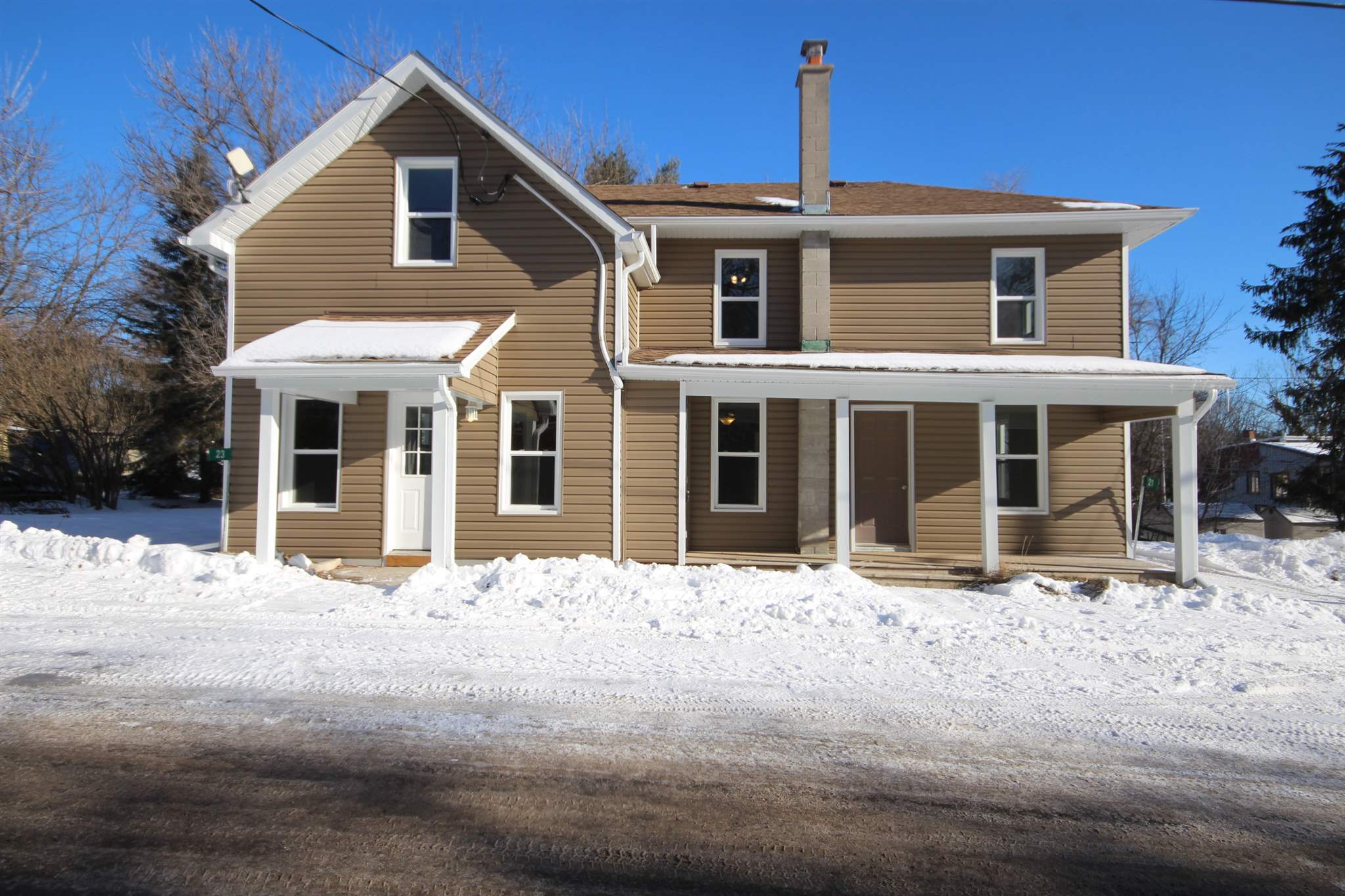 21-23 Sidings Street, Yarker, Ontario, Canada