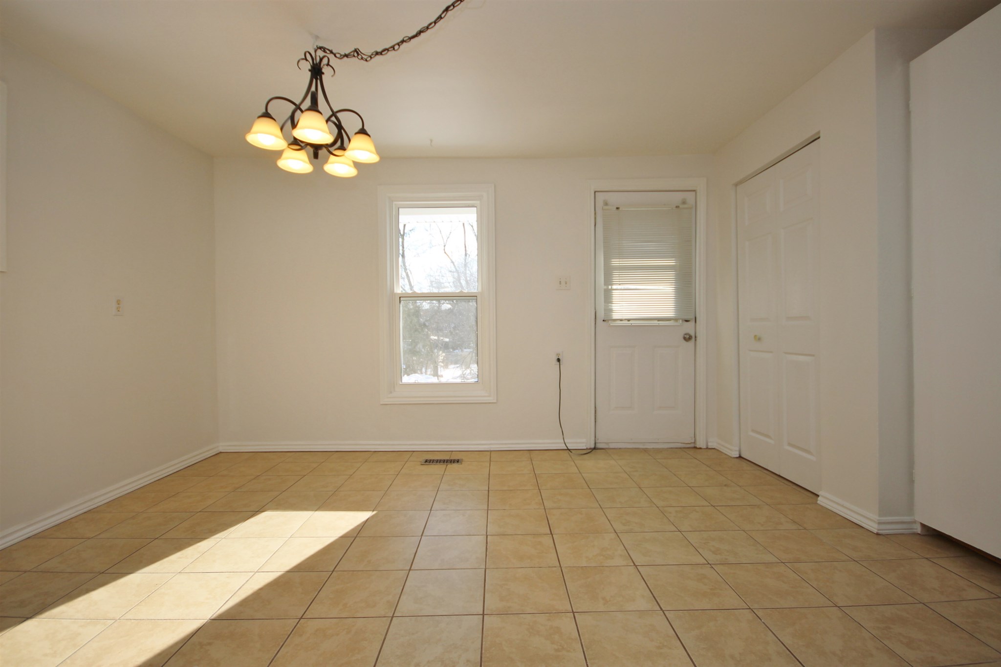 21-23 Sidings Street, Yarker, Ontario, Canada