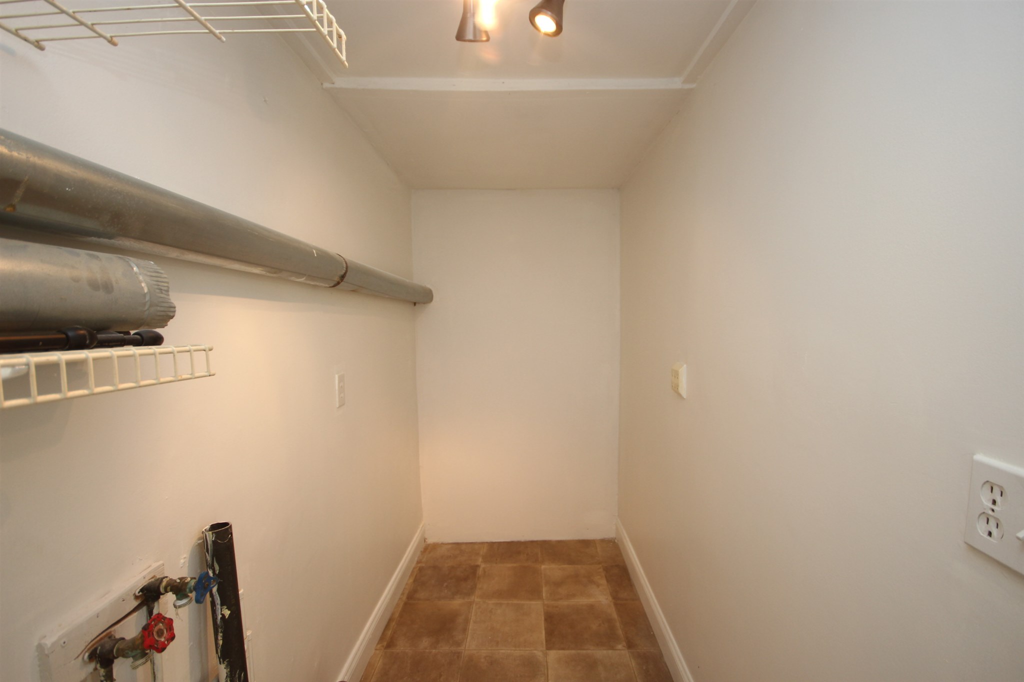 21-23 Sidings Street, Yarker, Ontario, Canada