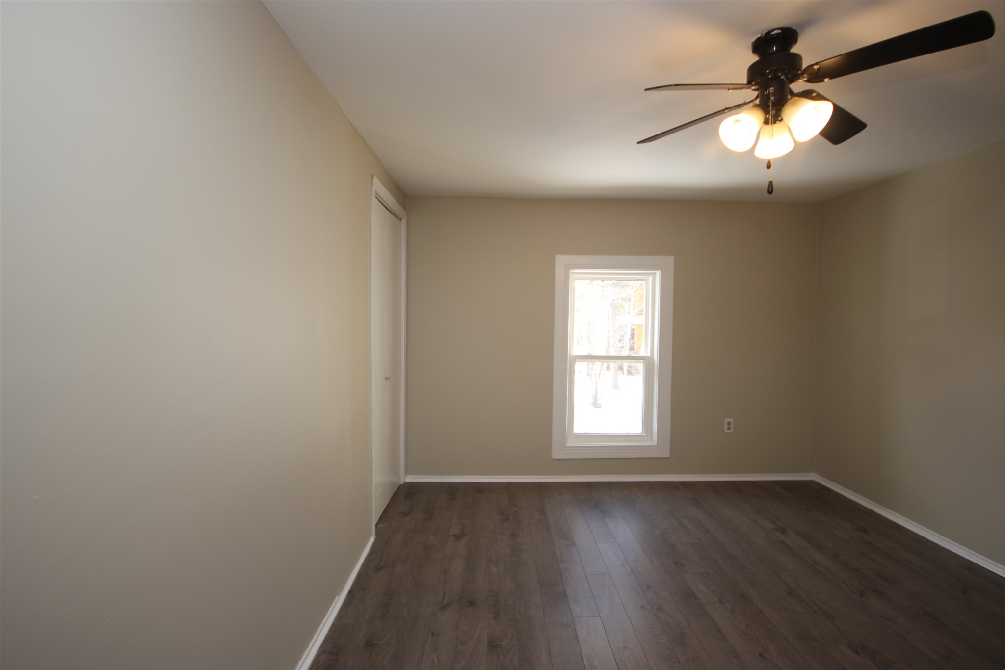 21-23 Sidings Street, Yarker, Ontario, Canada