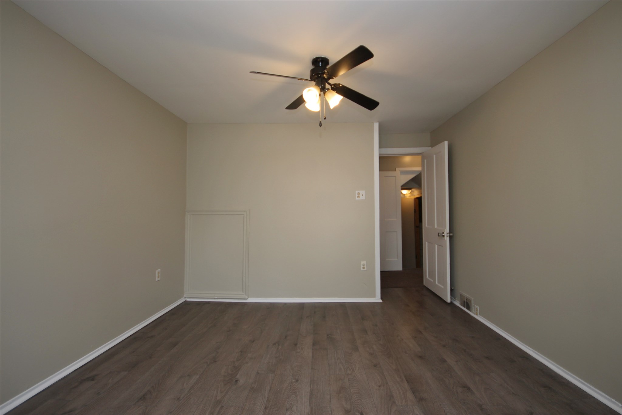 21-23 Sidings Street, Yarker, Ontario, Canada