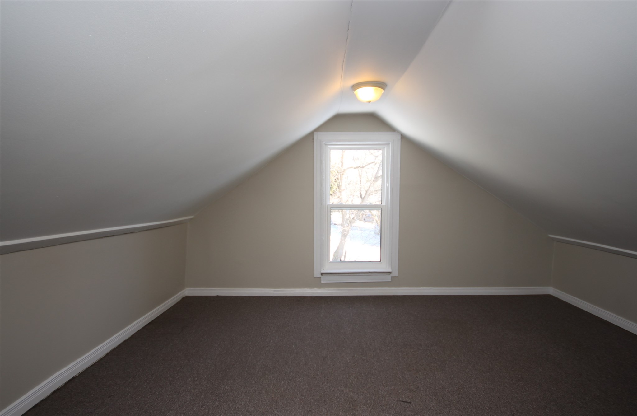 21-23 Sidings Street, Yarker, Ontario, Canada