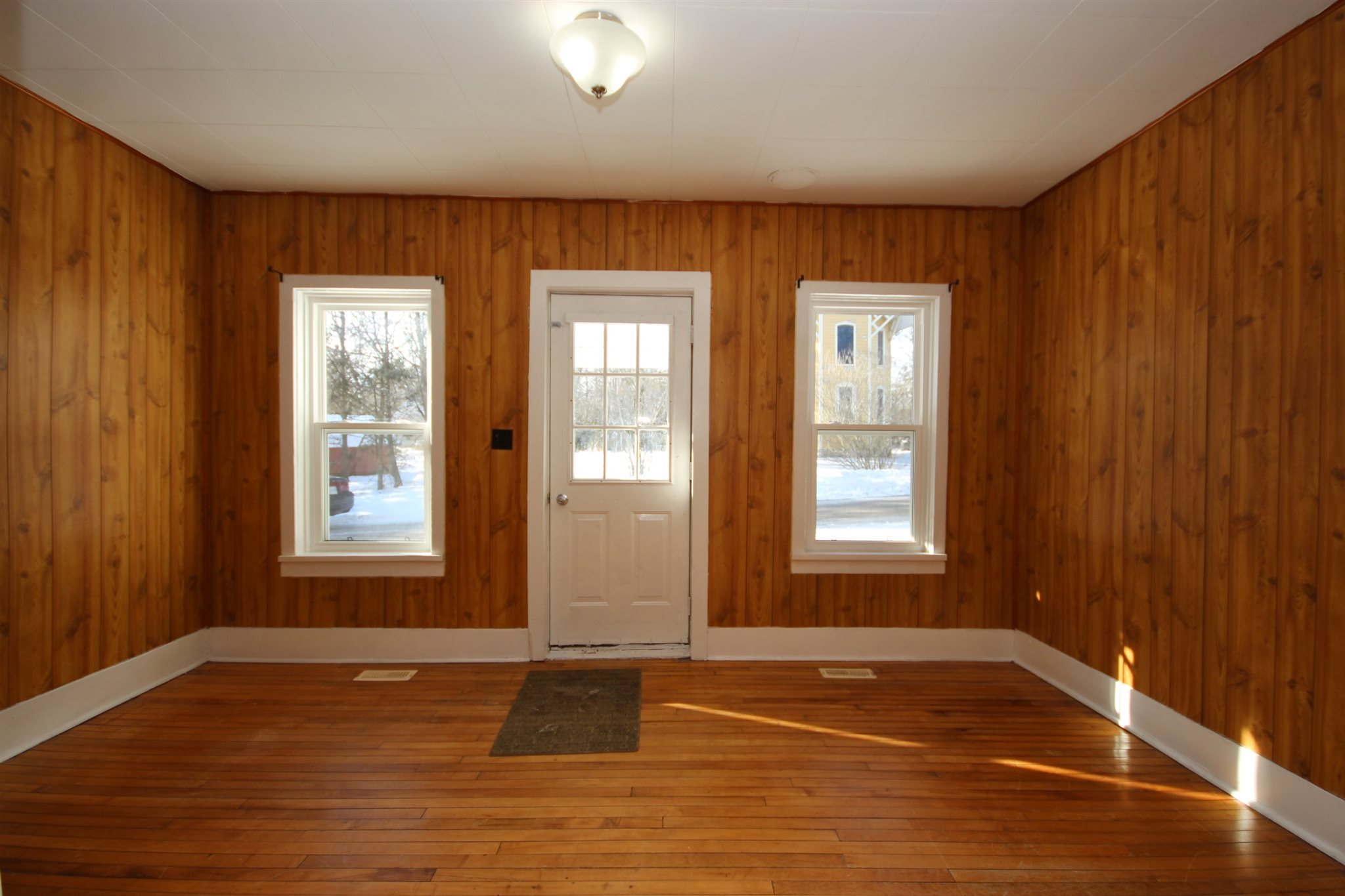 21-23 Sidings Street, Yarker, Ontario, Canada