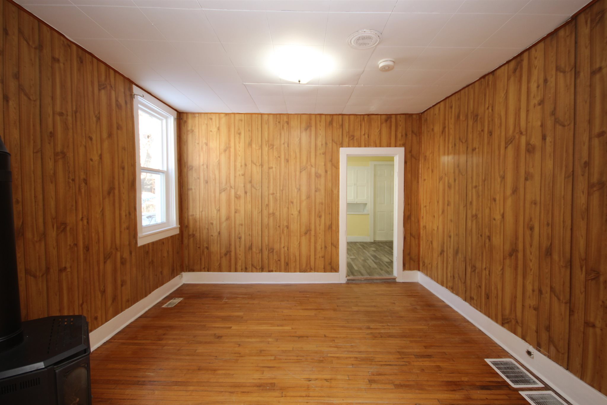 21-23 Sidings Street, Yarker, Ontario, Canada