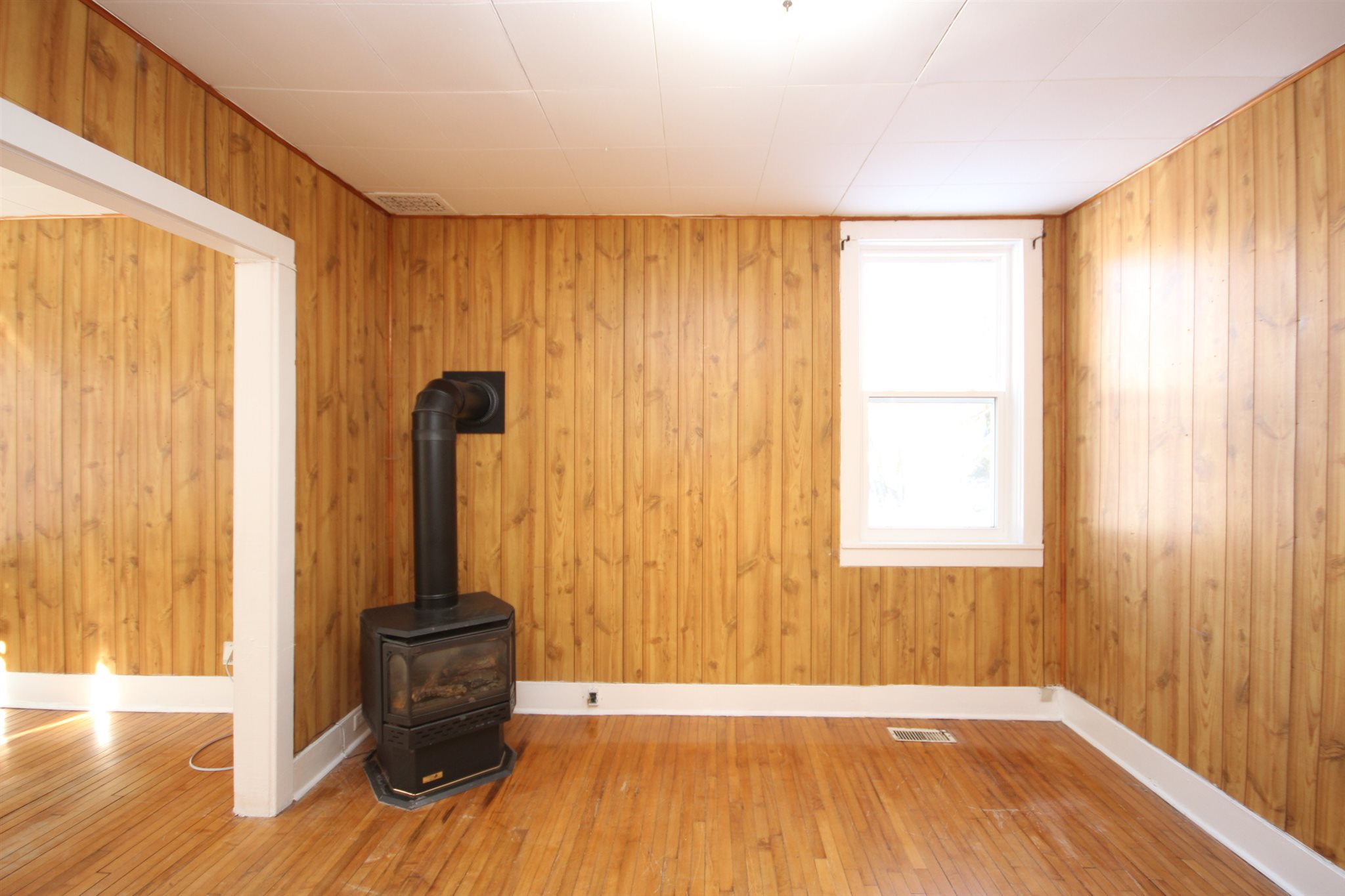 21-23 Sidings Street, Yarker, Ontario, Canada
