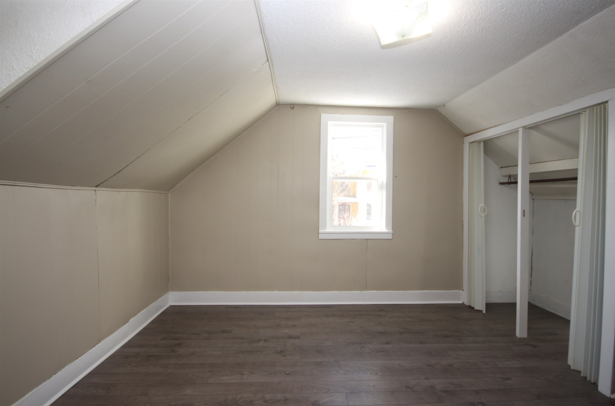 21-23 Sidings Street, Yarker, Ontario, Canada