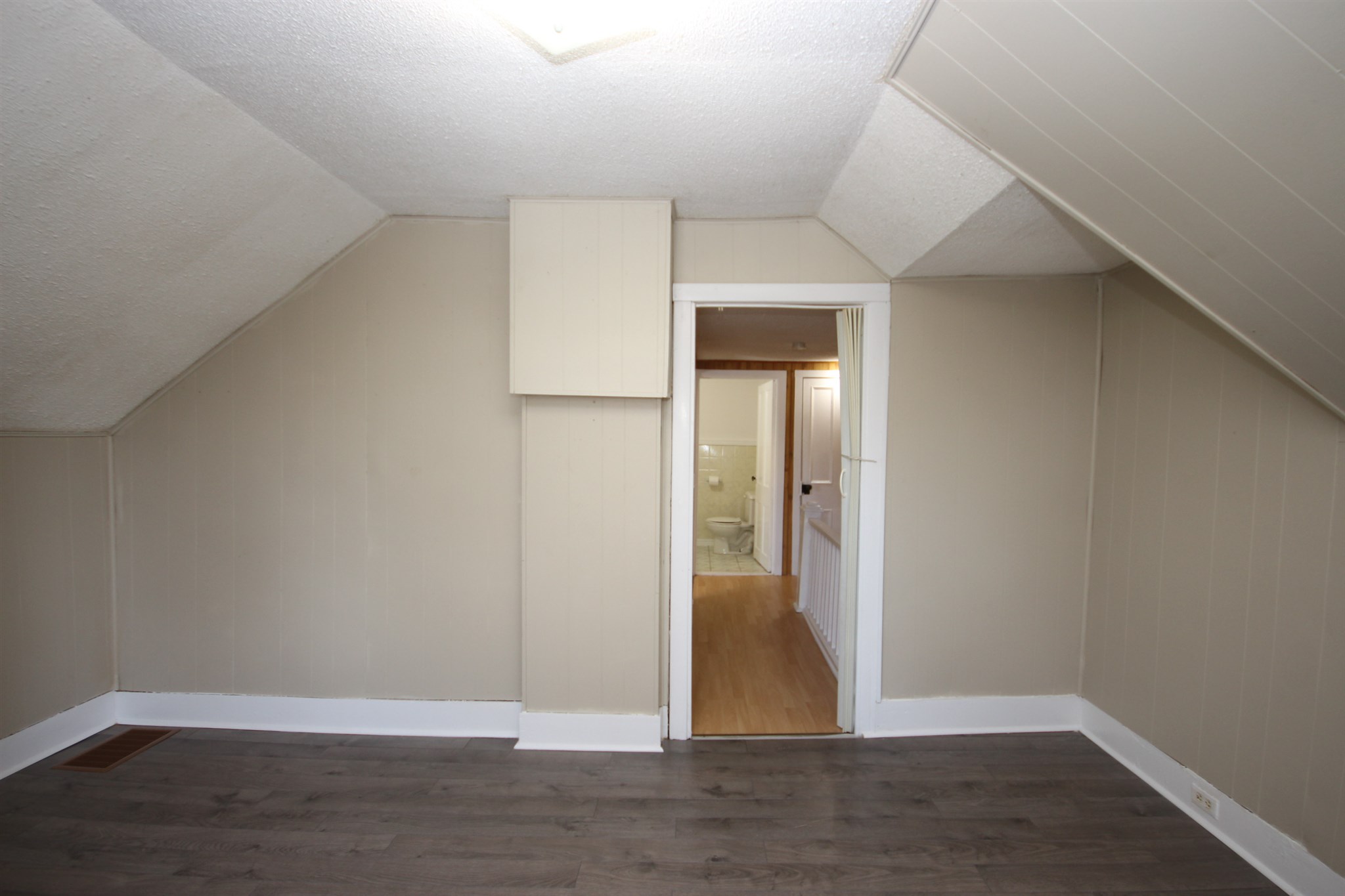 21-23 Sidings Street, Yarker, Ontario, Canada