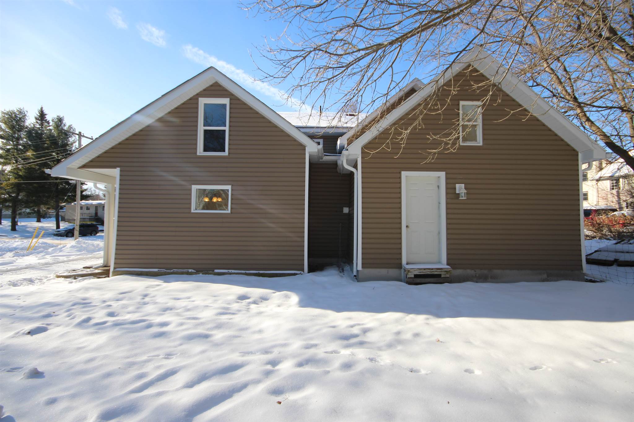 21-23 Sidings Street, Yarker, Ontario, Canada