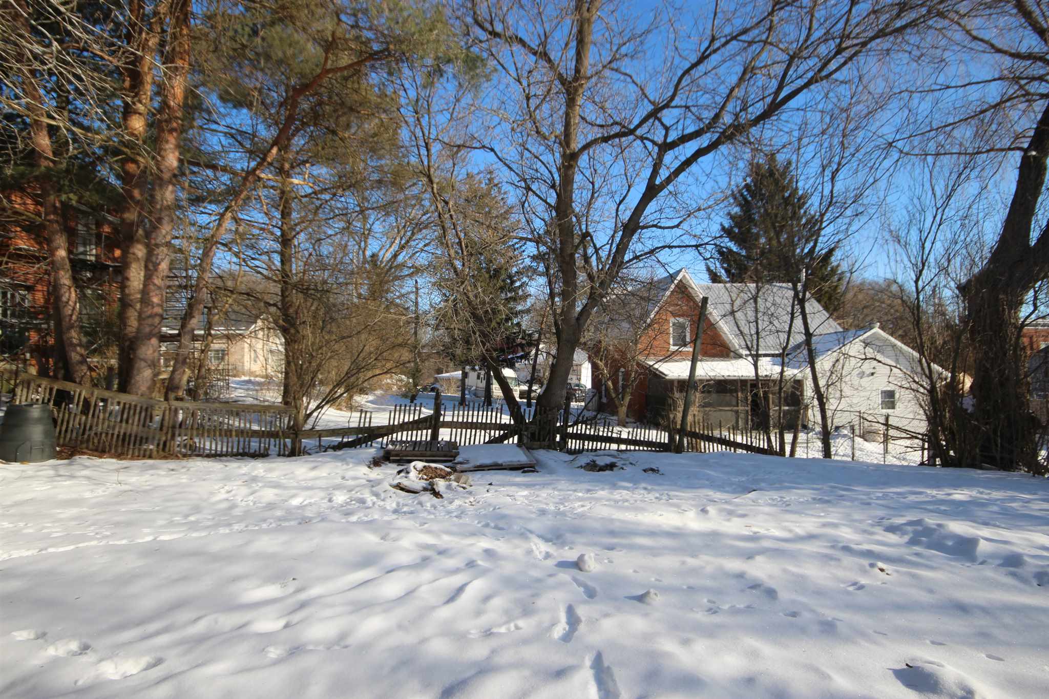21-23 Sidings Street, Yarker, Ontario, Canada