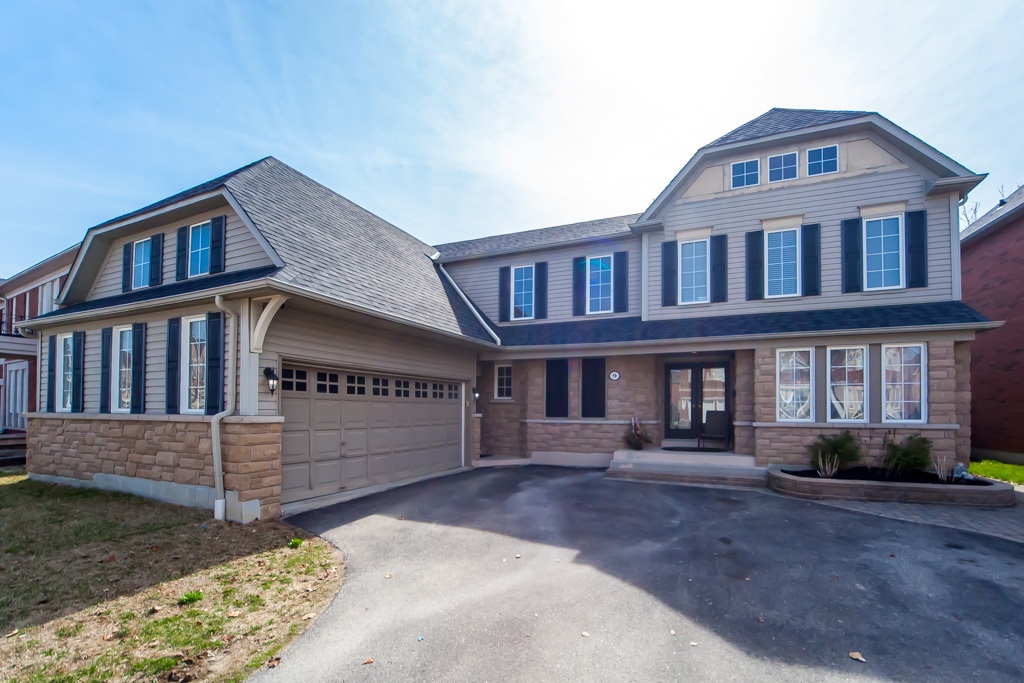 9 Westacott Crescent, Ajax Ontario, Canada