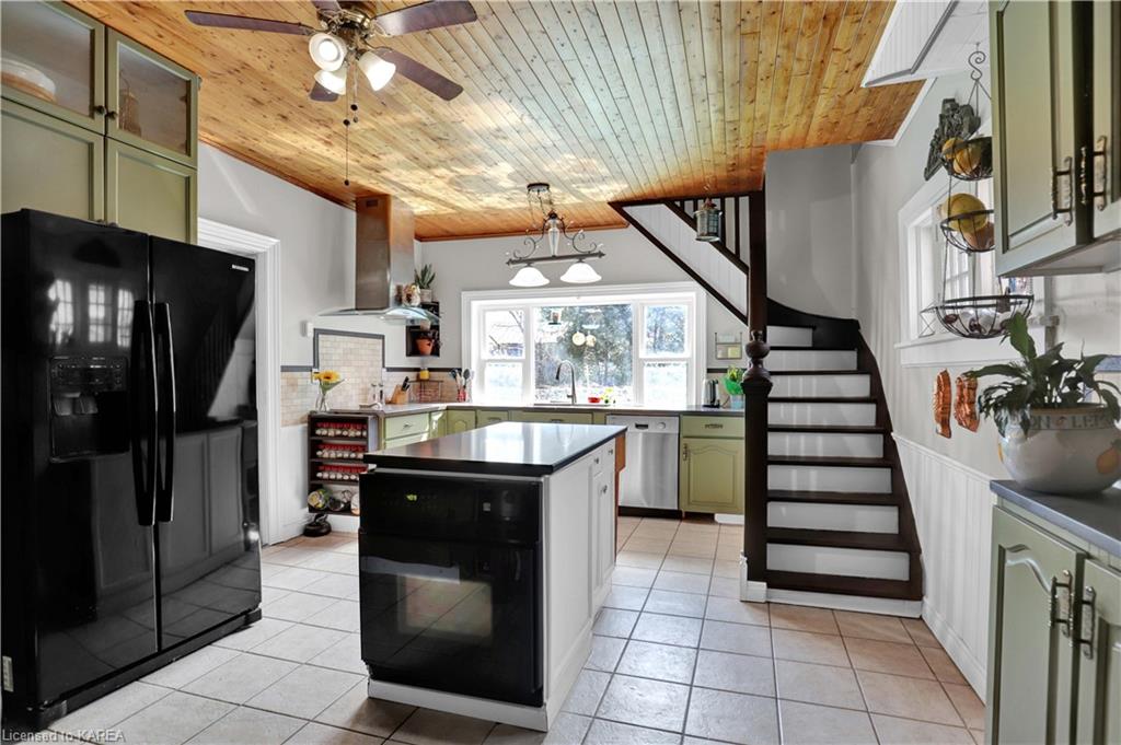 160 EAST Street, Napanee, Ontario, Canada