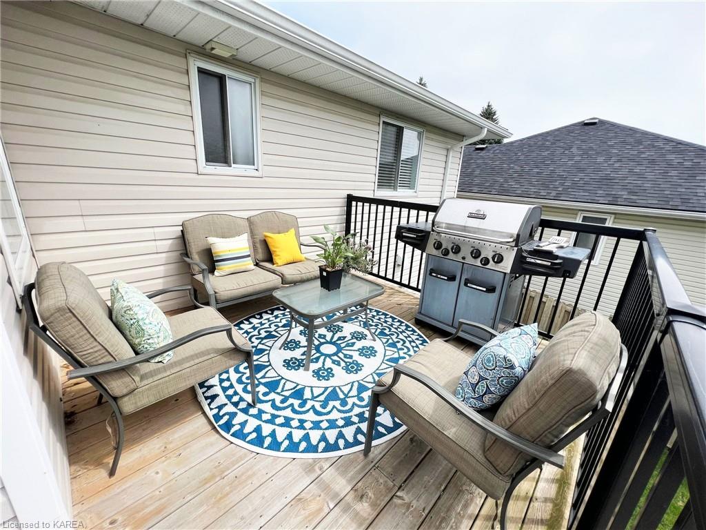 661 MACDONALD Drive, Gananoque, Ontario, Canada