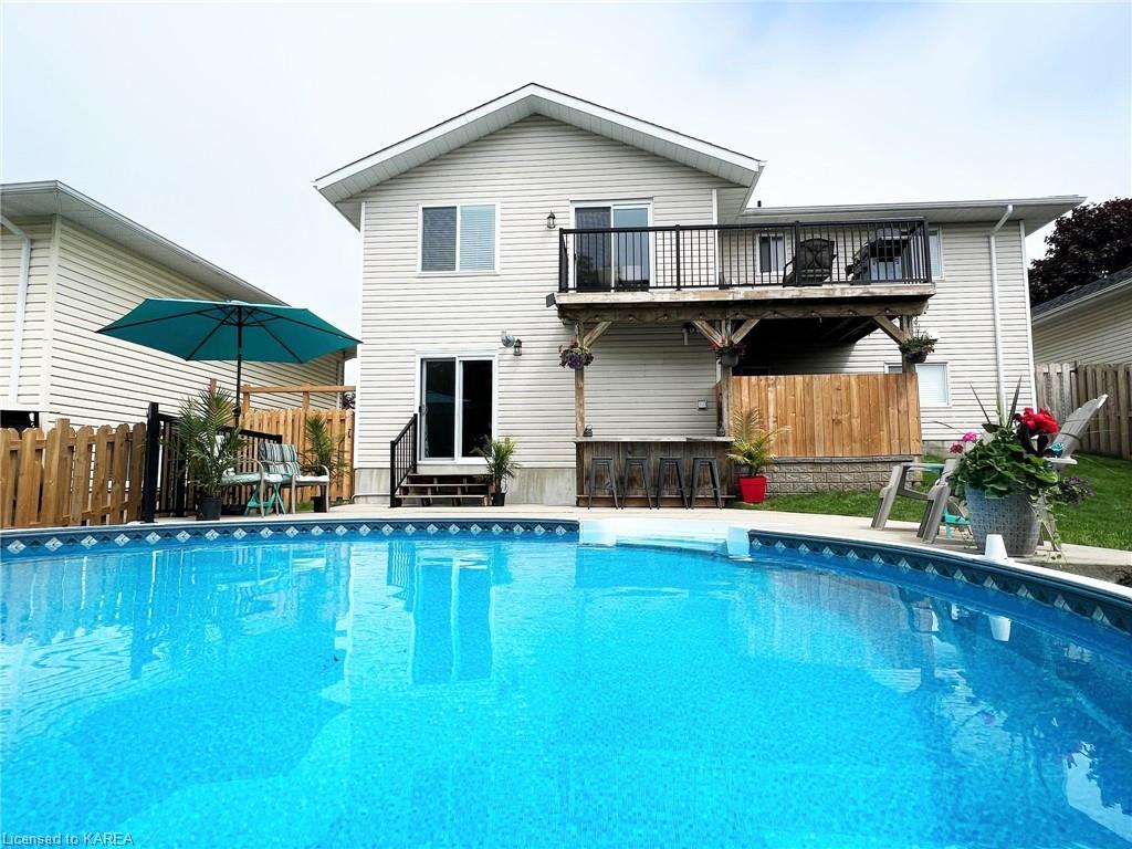 661 MACDONALD Drive, Gananoque, Ontario, Canada
