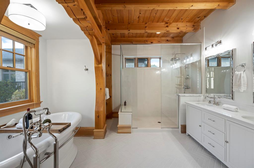 1776 LAKESHORE Road, Sarnia, Ontario, Canada