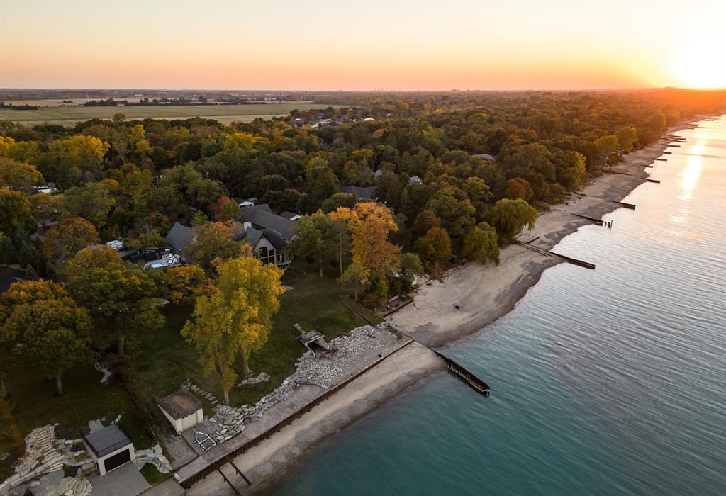 1776 LAKESHORE Road, Sarnia, Ontario, Canada