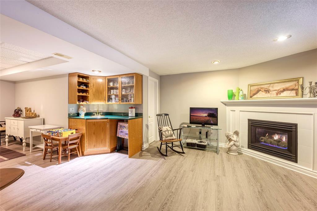 400 RIDLEY Court, Sarnia, Ontario, Canada