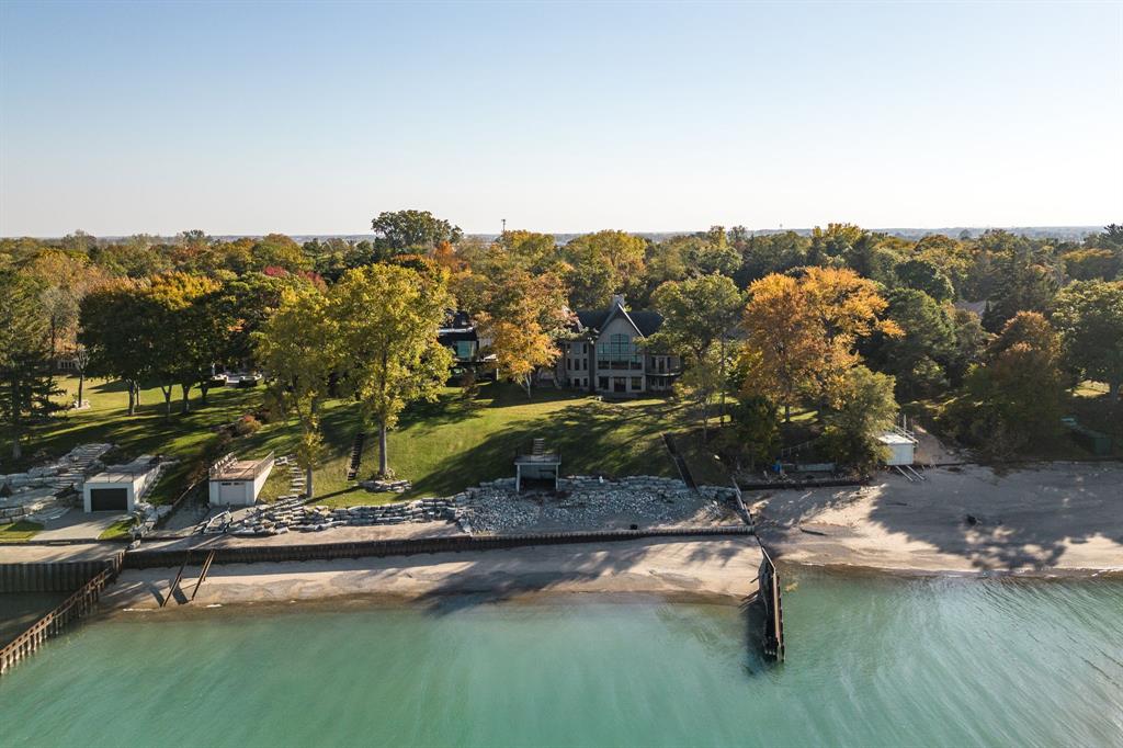 1776 LAKESHORE Road, Sarnia, Ontario, Canada