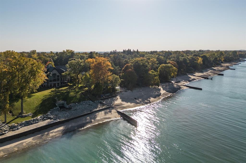 1776 LAKESHORE Road, Sarnia, Ontario, Canada