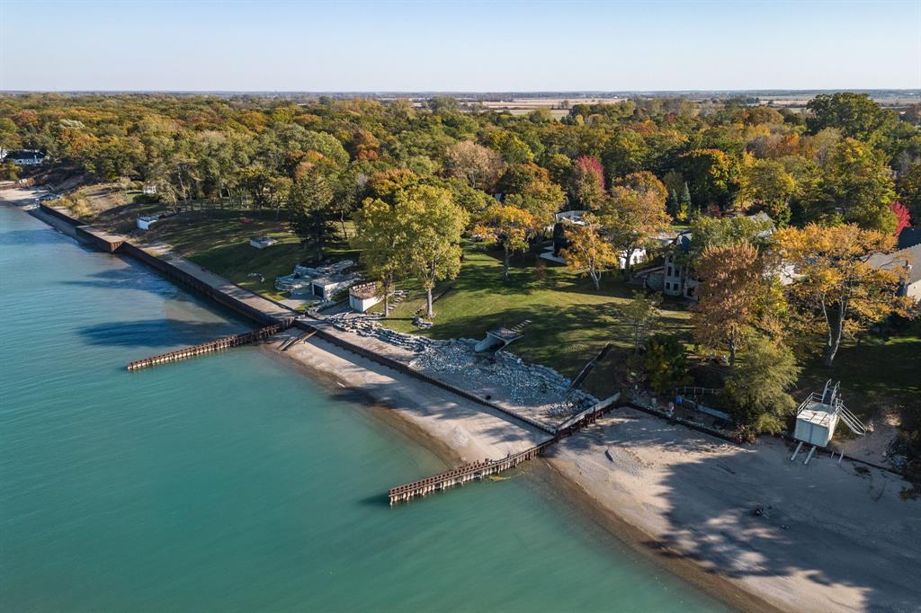 1776 LAKESHORE Road, Sarnia, Ontario, Canada