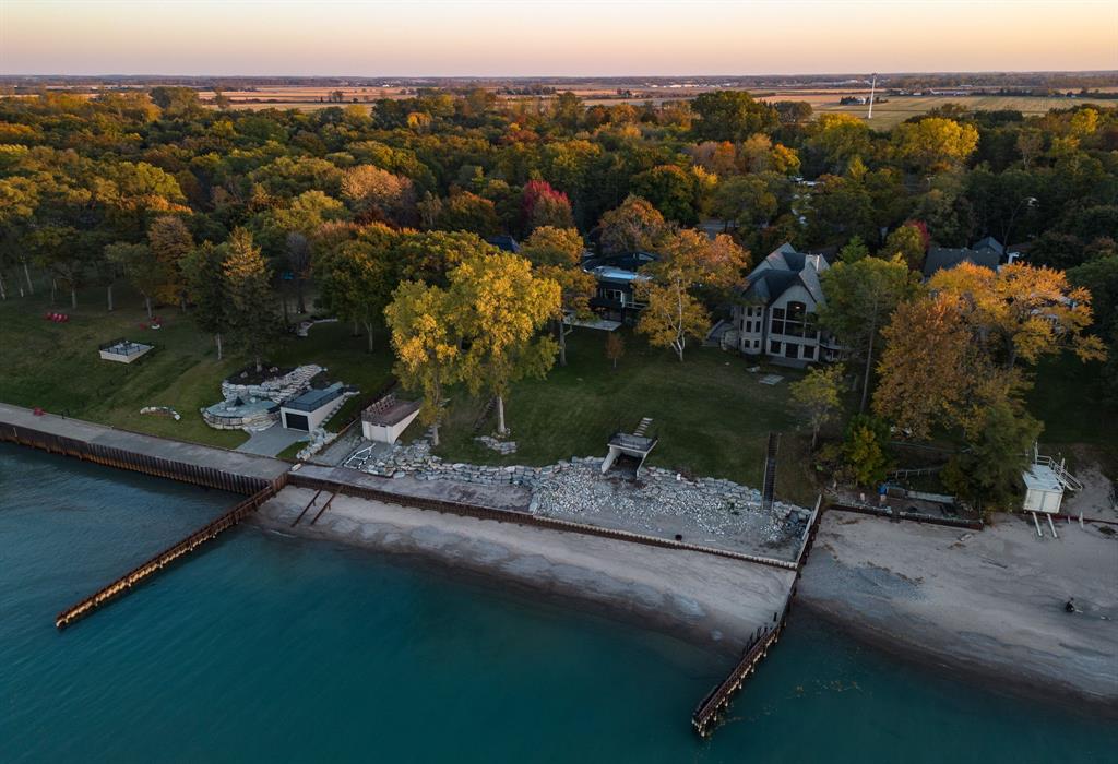 1776 LAKESHORE Road, Sarnia, Ontario, Canada
