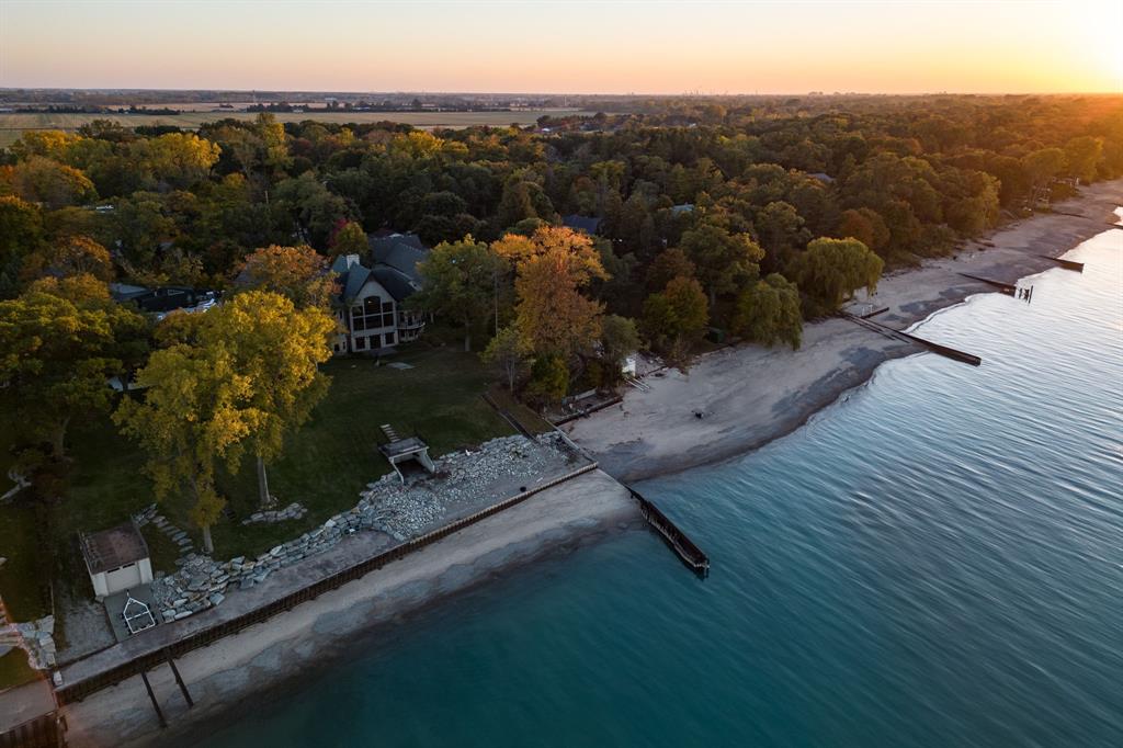 1776 LAKESHORE Road, Sarnia, Ontario, Canada