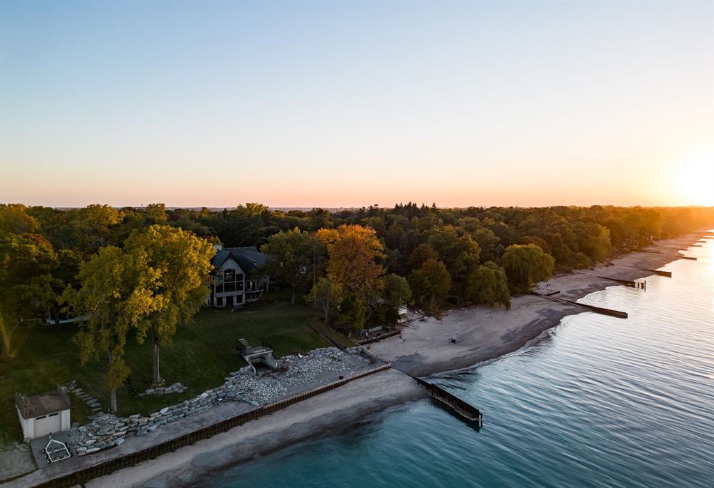1776 LAKESHORE Road, Sarnia, Ontario, Canada