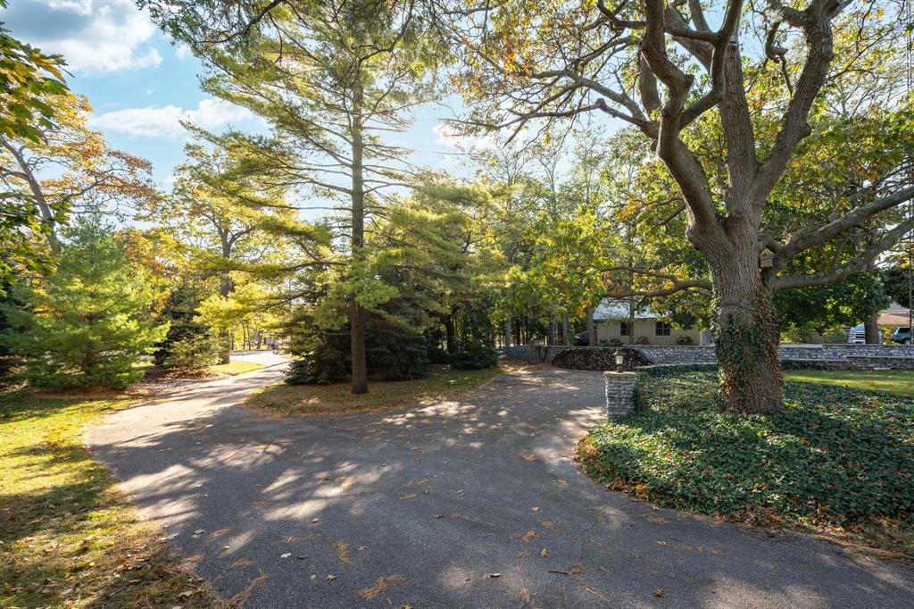 1776 LAKESHORE Road, Sarnia, Ontario, Canada