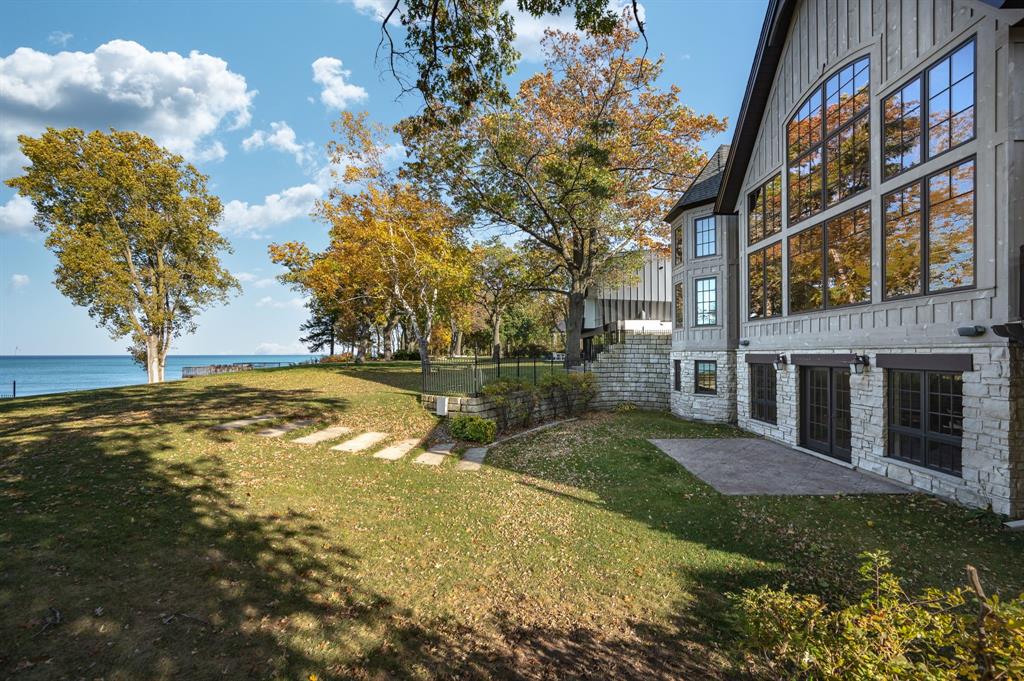 1776 LAKESHORE Road, Sarnia, Ontario, Canada
