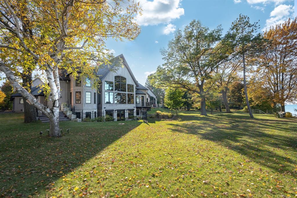 1776 LAKESHORE Road, Sarnia, Ontario, Canada