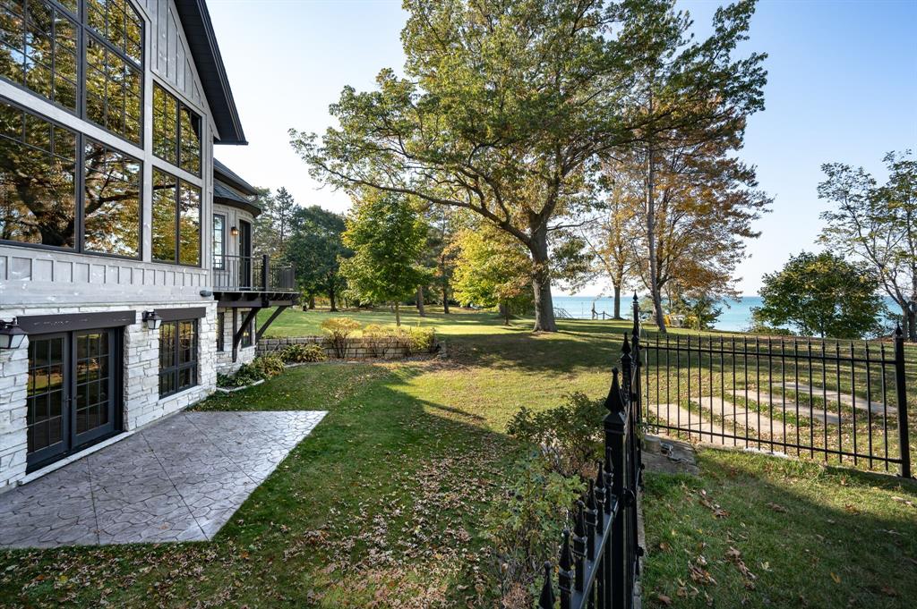 1776 LAKESHORE Road, Sarnia, Ontario, Canada