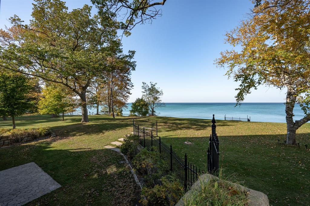 1776 LAKESHORE Road, Sarnia, Ontario, Canada