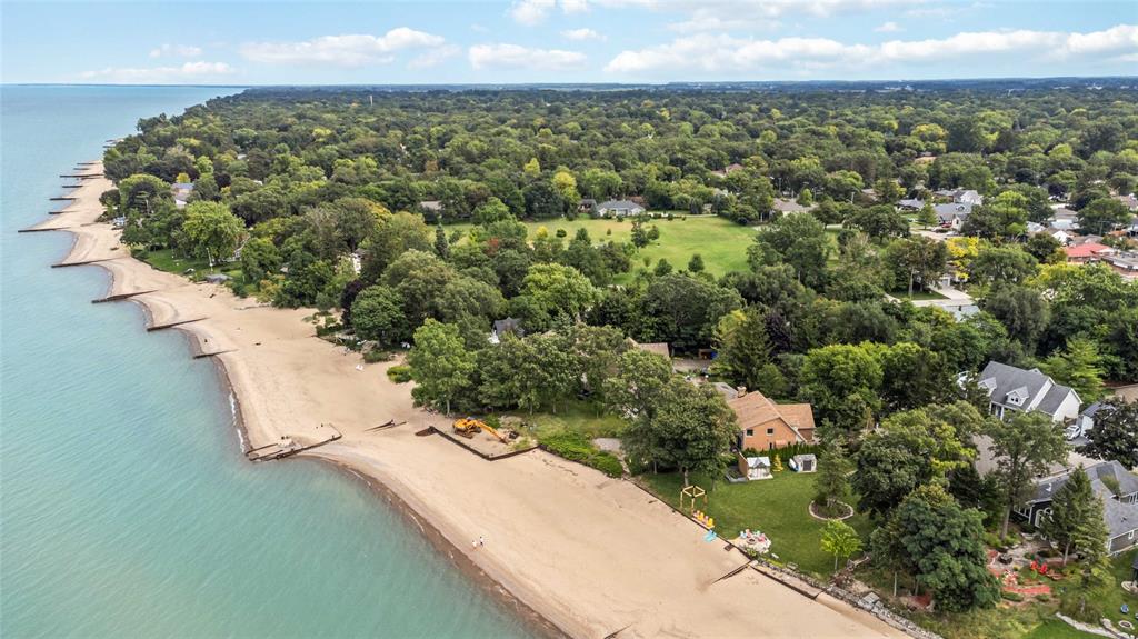 620 BEACH Lane, Sarnia, Ontario, Canada