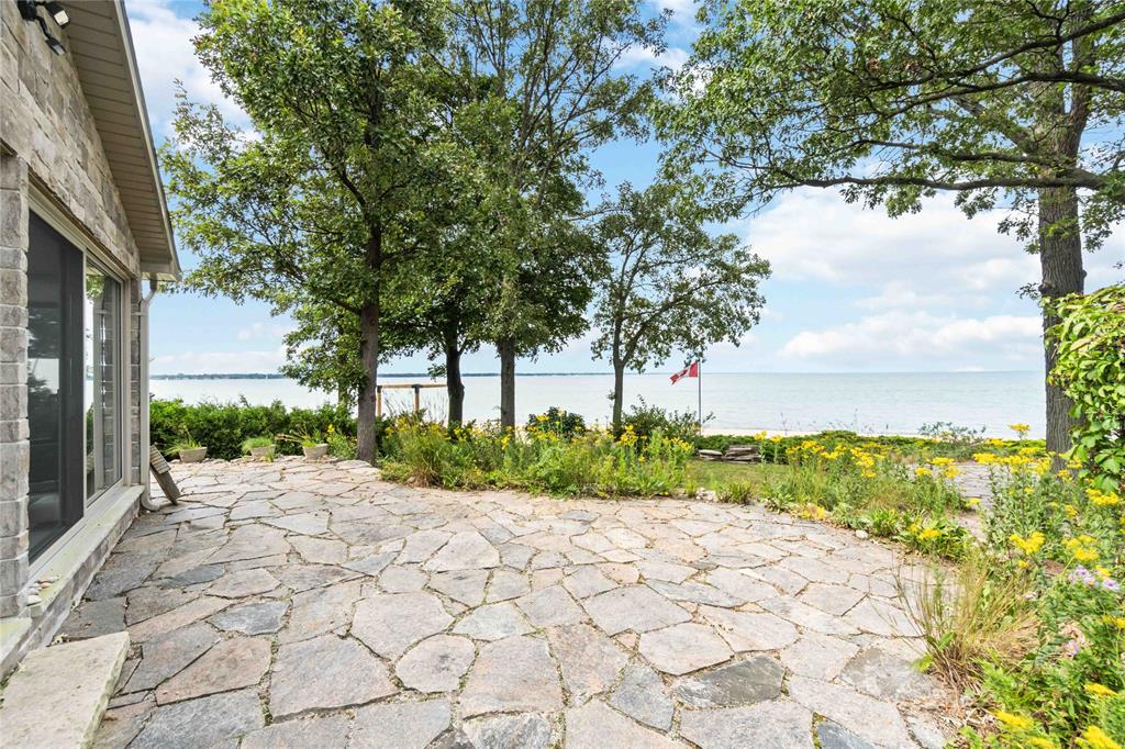 620 BEACH Lane, Sarnia, Ontario, Canada