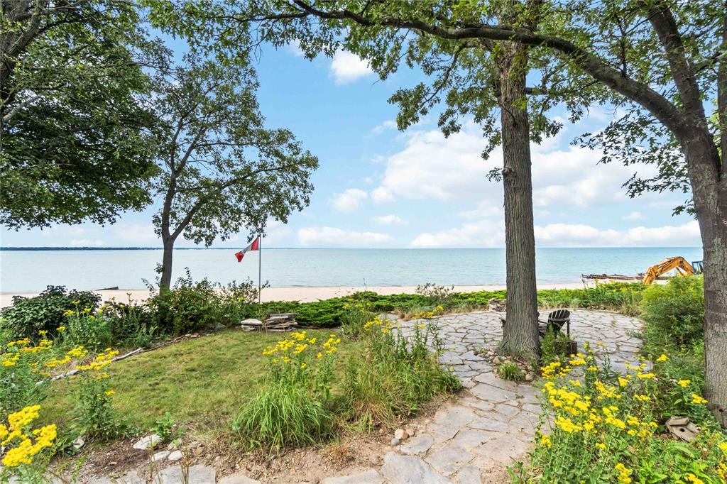620 BEACH Lane, Sarnia, Ontario, Canada